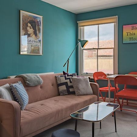 Blackhorse Loft - Spacious Apartment By The Sea Дийл Екстериор снимка