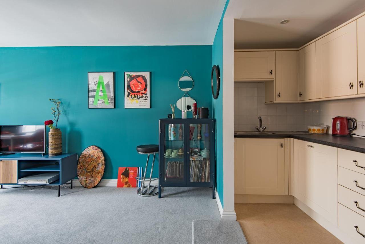Blackhorse Loft - Spacious Apartment By The Sea Дийл Екстериор снимка