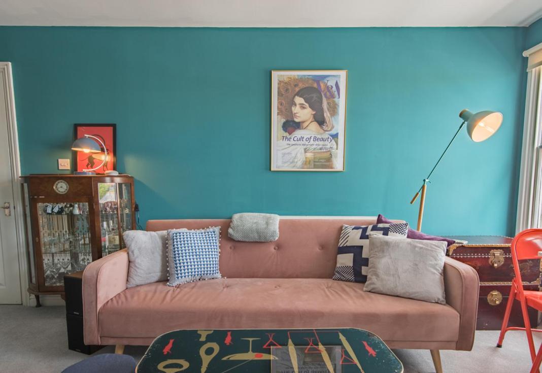 Blackhorse Loft - Spacious Apartment By The Sea Дийл Екстериор снимка